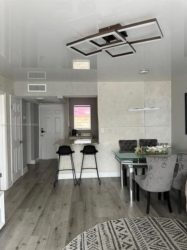 Building Photo - 20201 NE 29th Ct