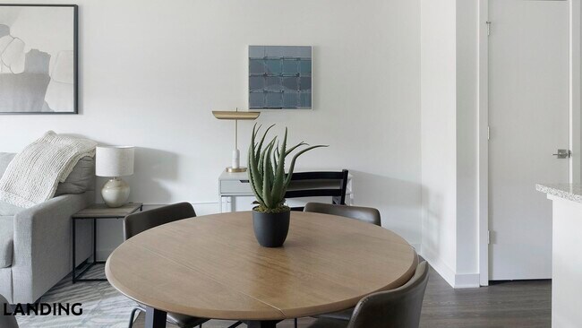 Foto del edificio - 2110 Birkhall St