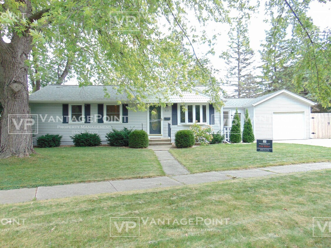 Primary Photo - 531 Clover Ln