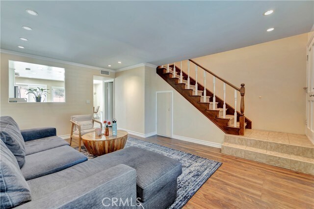 Building Photo - 700 W Walnut Ave