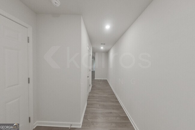 Building Photo - 330 Ironwood Ct
