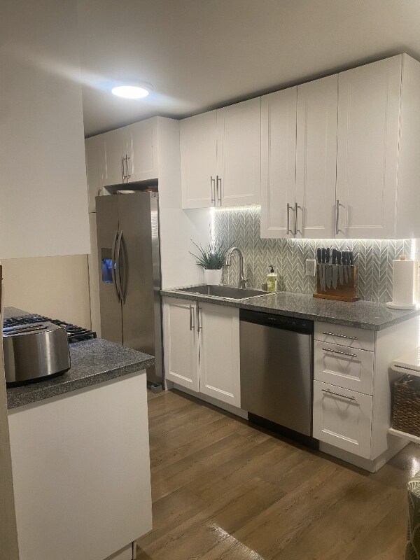 Building Photo - 323 Montrose Dr