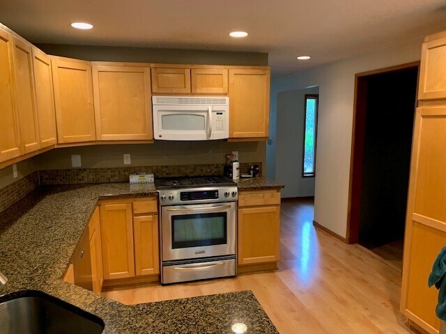 Foto del edificio - 5078 Madrona St