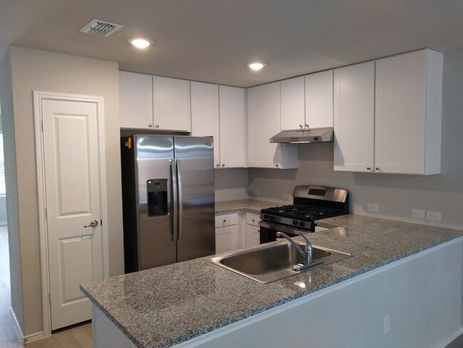 Building Photo - Large 4BR/2BA Home in Southeast San Antonio