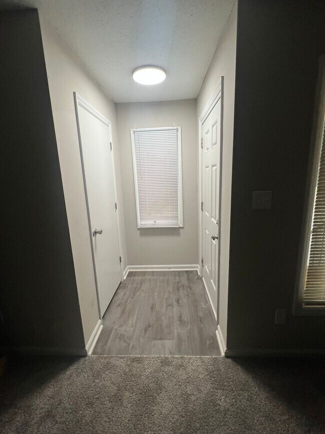 Foto del edificio - Spacious One Bedroom Unit