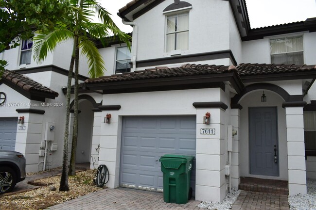 Foto del edificio - 7611 NW 115th Ct