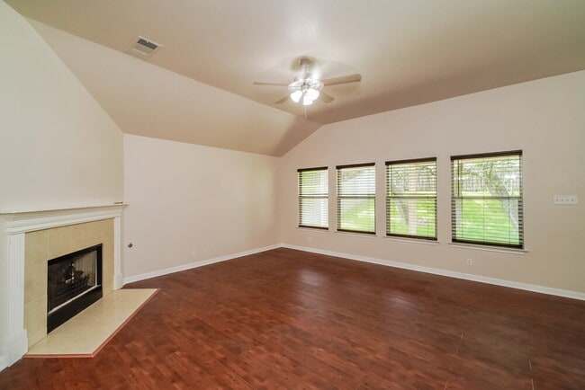 Building Photo - 1105 Wigwam