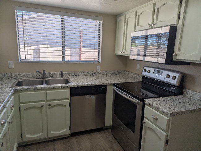 Building Photo - 4437 E Covina St