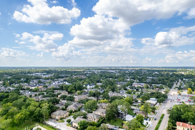 Aerial Photo - Woodvine Park Condominiums