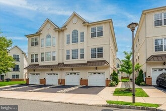 Building Photo - 3207 Capri Dr