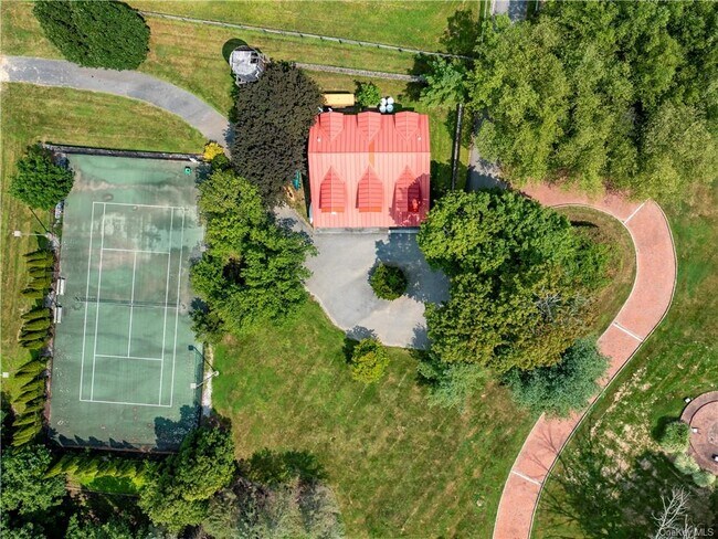 Foto del edificio - 17 Kirby Hill Rd