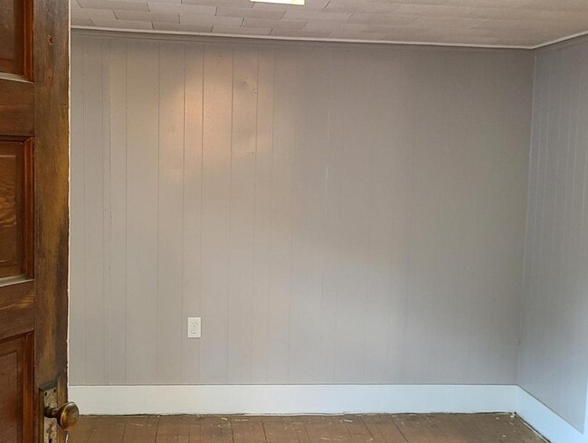 Building Photo - 202 W Butler