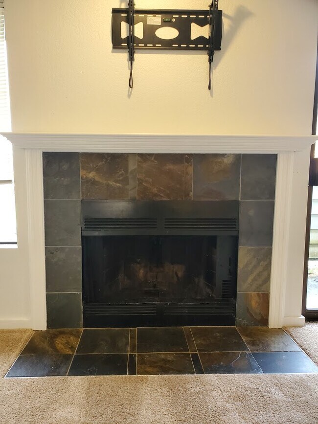 Foto del edificio - 332 Healy Ave