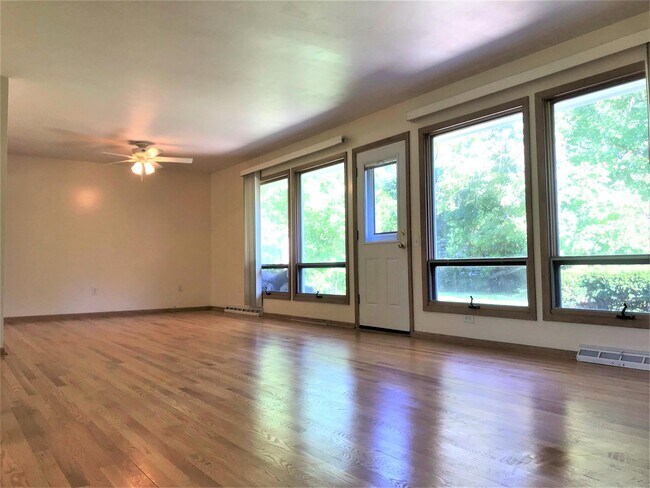 Foto del edificio - 5806 Tolman Terrace