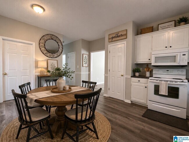 Building Photo - 6122 Summer Side Dr