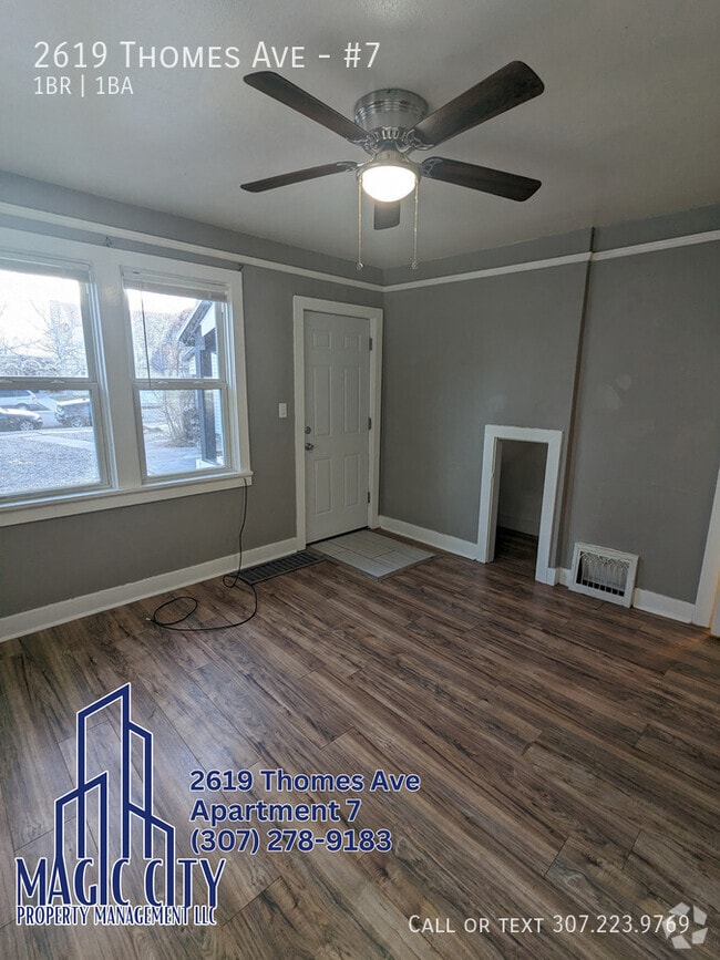 Building Photo - 2619 Thomes Ave