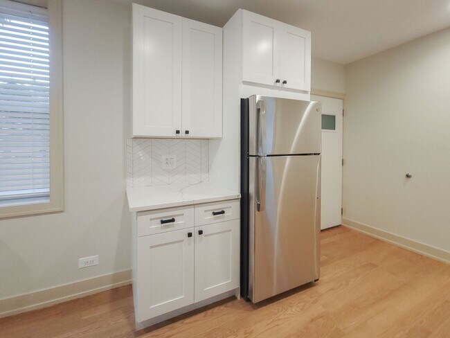 Foto del edificio - 1921 W Winona St