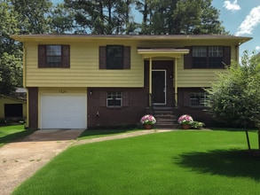 Building Photo - 3719 Steadman Dr NW