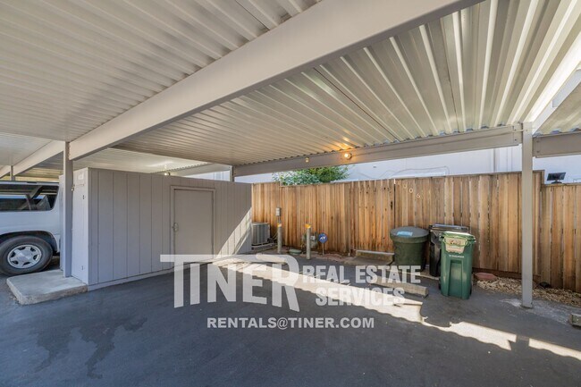 Building Photo - Charming Three Bedroom Home