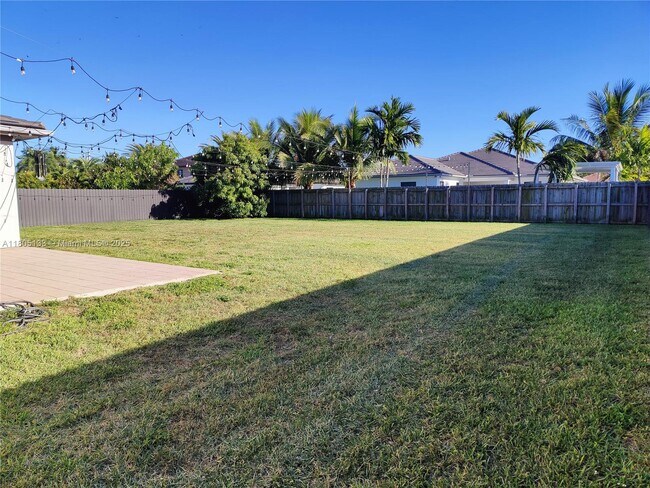 Building Photo - 15752 SW 44th Terrace