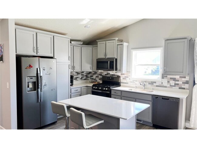 Building Photo - 12750 Erskin Circle NE