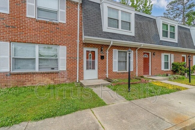 Foto del edificio - 358 Susan Constant Dr