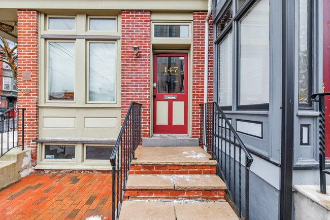 Building Photo - 147 N 10th St