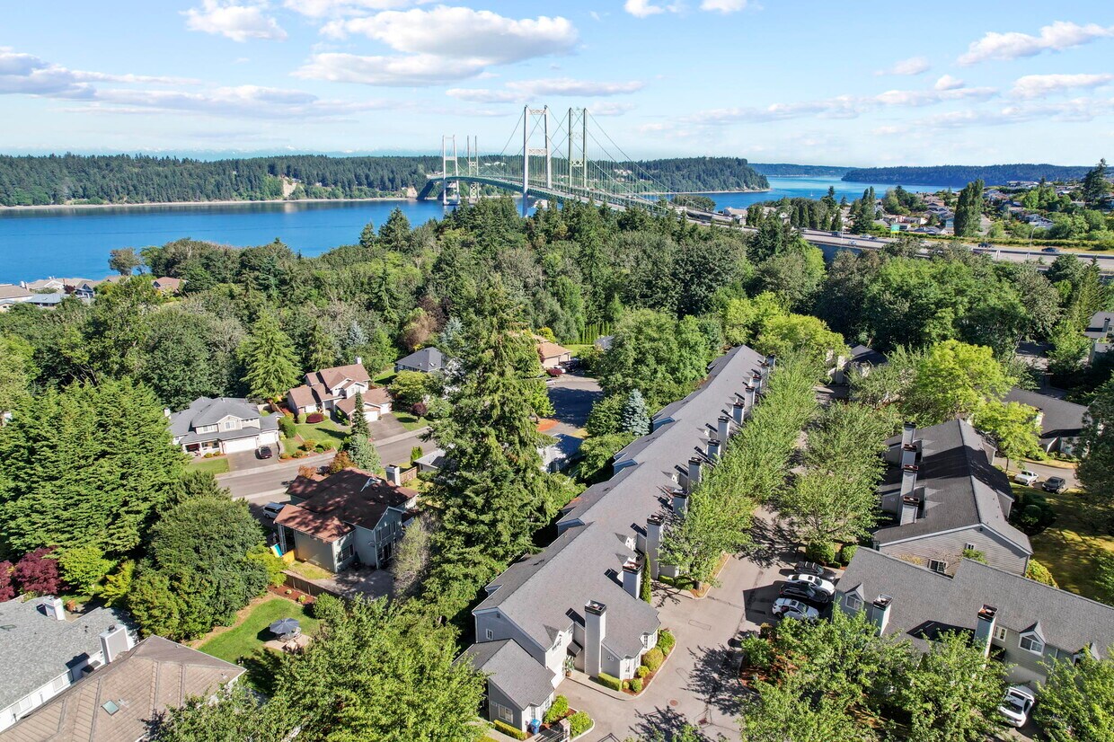 Water's Edge Townhomes Apartments 1101 N Mountain View Dr WA