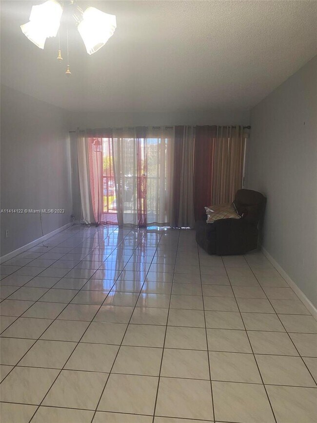 9140 Fontainebleau Blvd Unit 301, Miami, FL 33172 Condo for Rent in