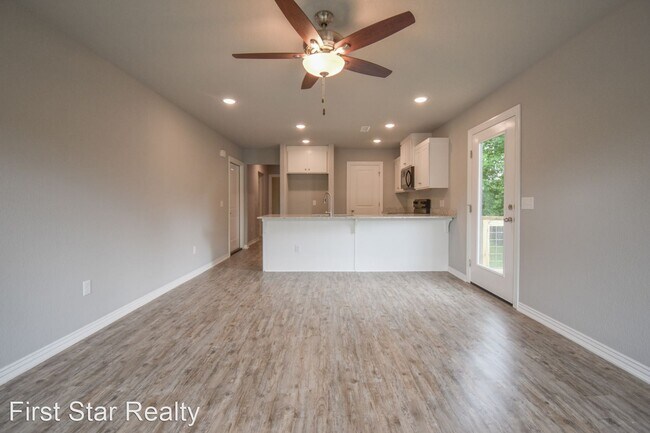 Building Photo - 2 br, 2 bath House - 160 S Woodsprings Drive
