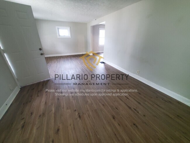 Foto del edificio - Spacious 3 Bedroom / 1 Bath Home Near Downtown Indy, Available NOW!