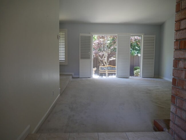 Building Photo - 5442 Anselmo Ct