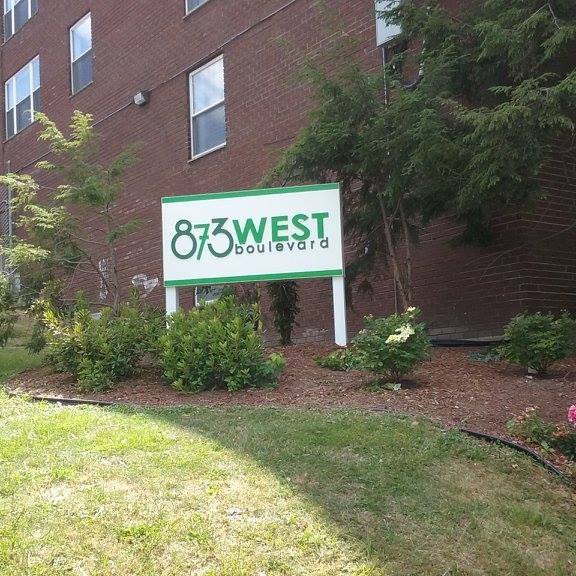 Primary Photo - 891 West Blvd