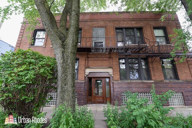 Foto del edificio - 2821 W Shakespeare Ave