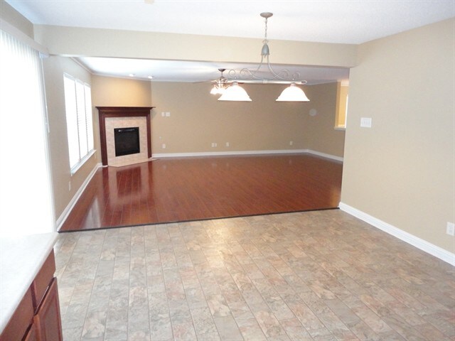 Foto del edificio - 10442 Juniper Breeze Dr