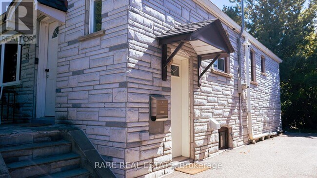 Building Photo - 33 Juliet Crescent