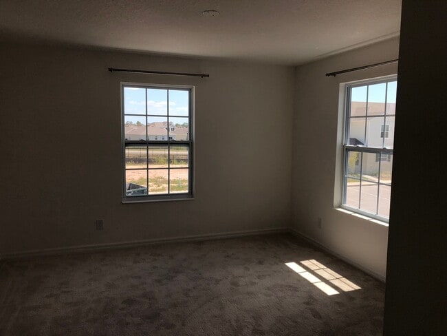 Building Photo - 200 Primrose Dr