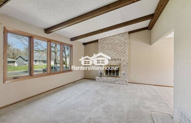 Foto del edificio - 832 86th Ln NW