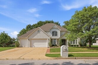 Building Photo - 408 W Fairway Ct
