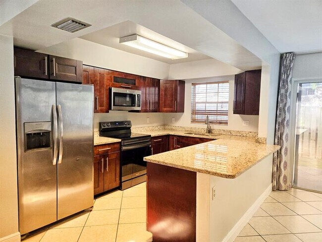 Building Photo - 4945 SW 121st Terrace
