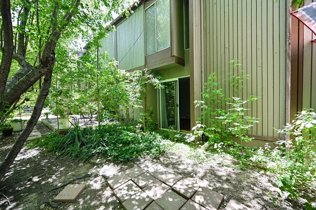 Foto del edificio - 5407 S Willow Ln