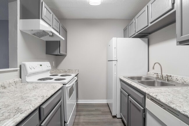 Building Photo - Jamestown Pointe Apartments