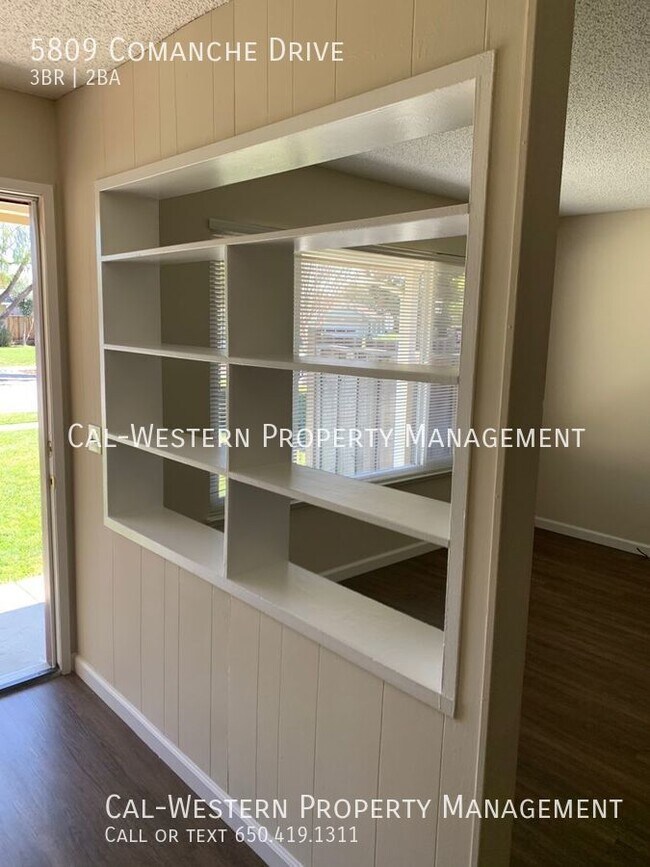 Building Photo - 5809 Comanche Dr
