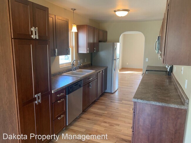 Building Photo - 3 br, 2 bath House - 715 7th St NW