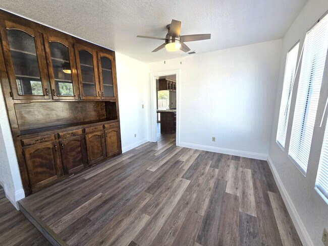 Foto del edificio - Beautiful 3 Bedroom 2 Bath Home on Large Corner Lot