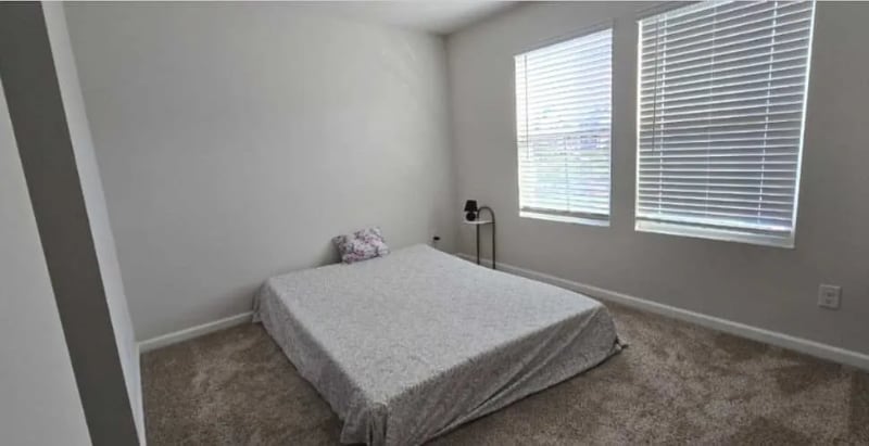 Building Photo - 14806 Tamarack Drive