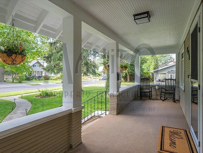 Foto del edificio - Stunning South Hill Home