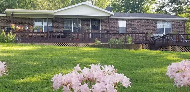 4 bedroom 2 bath home, 2 car garage, SECLUDED AND PRIVATE, South FAY, 4 acres - 4 bedroom 2 bath home, 2 car garage, SECLUDED AND PRIVATE, South FAY, 4 acres