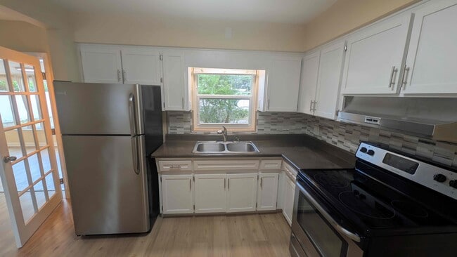 Building Photo - 4019 28th Ave N