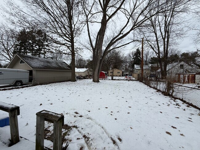 Foto del edificio - 13441 Harold Ave